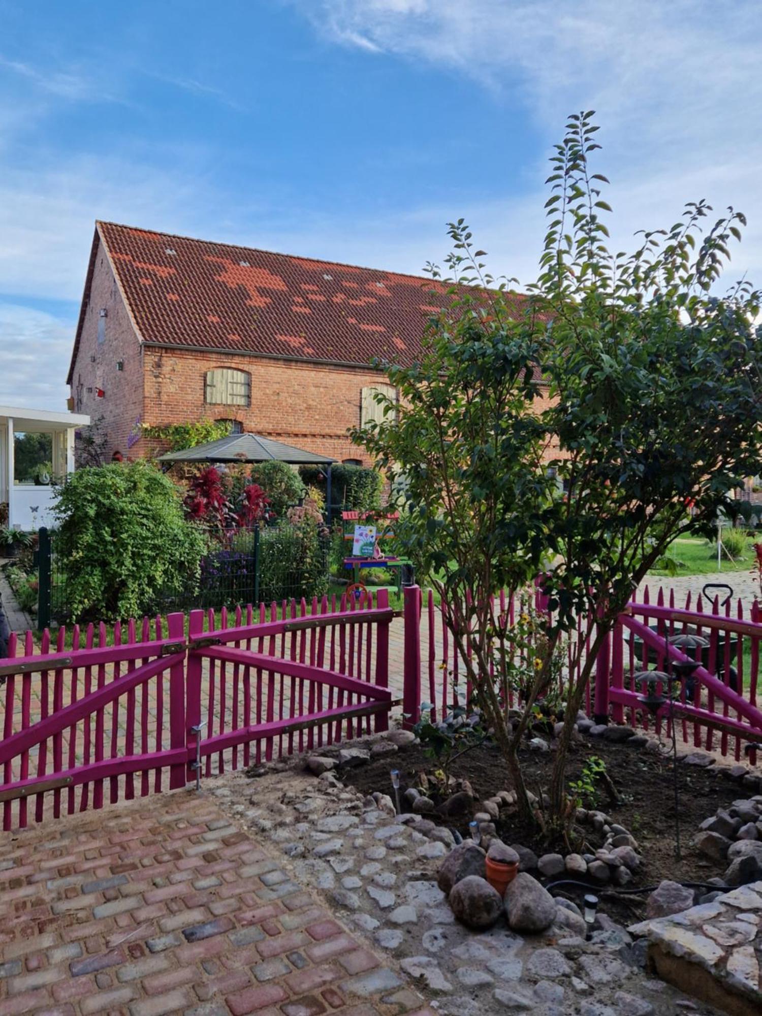 Apartamento Maerchenhaft Urlauben Auf Dem Alpakahof Rambow Exterior foto